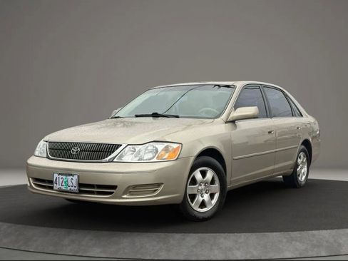 Used 2000 Toyota Avalon XL image 2