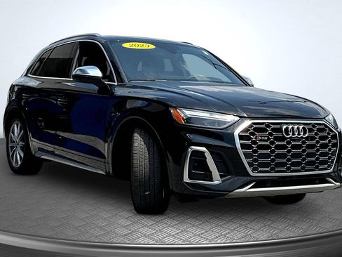 Used 2023 Audi SQ5 Premium Plus w/ Premium Plus Package AWD/4WD image 2