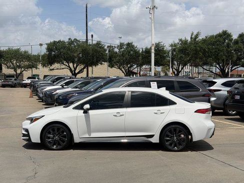 Certified 2024 Toyota Corolla SE FWD image 4