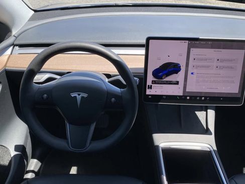 Used 2023 Tesla Model Y Long Range AWD/4WD image 21