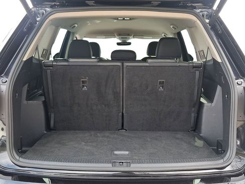 Used 2025 Volkswagen Atlas SE image 27
