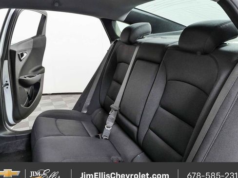 Used 2025 Chevrolet Malibu LT FWD image 18