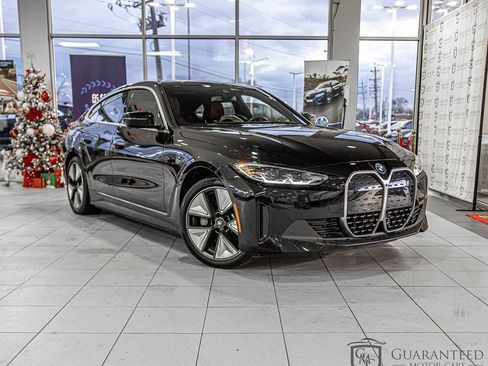 Used 2024 BMW i4 eDrive35 w/ Premium Package image 4