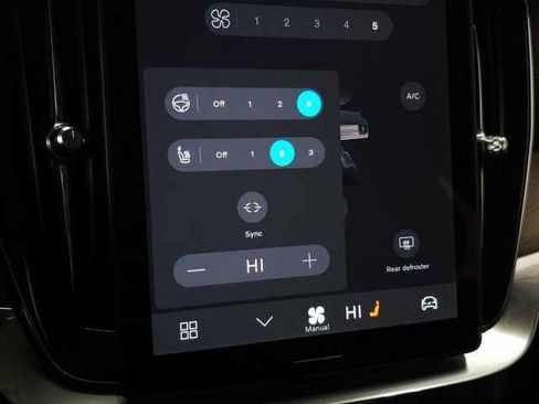 Certified 2025 Volvo XC90 B6 Plus image 31