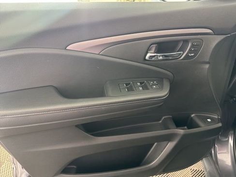 Certified 2025 Honda Ridgeline RTL image 22