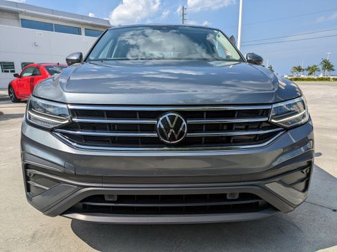 Certified 2023 Volkswagen Tiguan SE FWD image 9