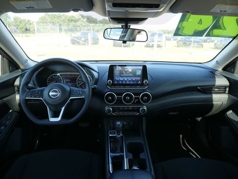 Used 2024 Nissan Sentra SV image 18