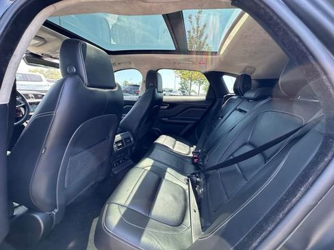 Used 2020 Jaguar F-PACE R-Sport image 19
