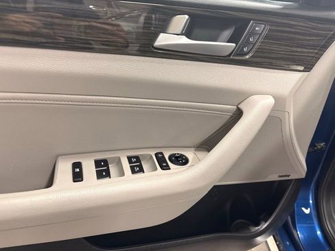 Used 2017 Hyundai Sonata Limited w/ Ultimate Package 04 image 24