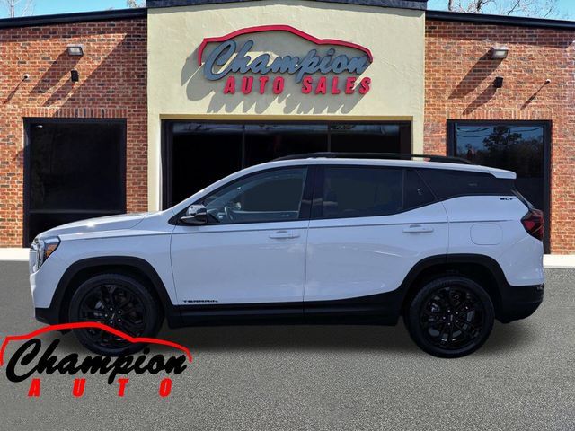 Used 2022 GMC Terrain SLT w/ Infotainment Package II FWD image 8