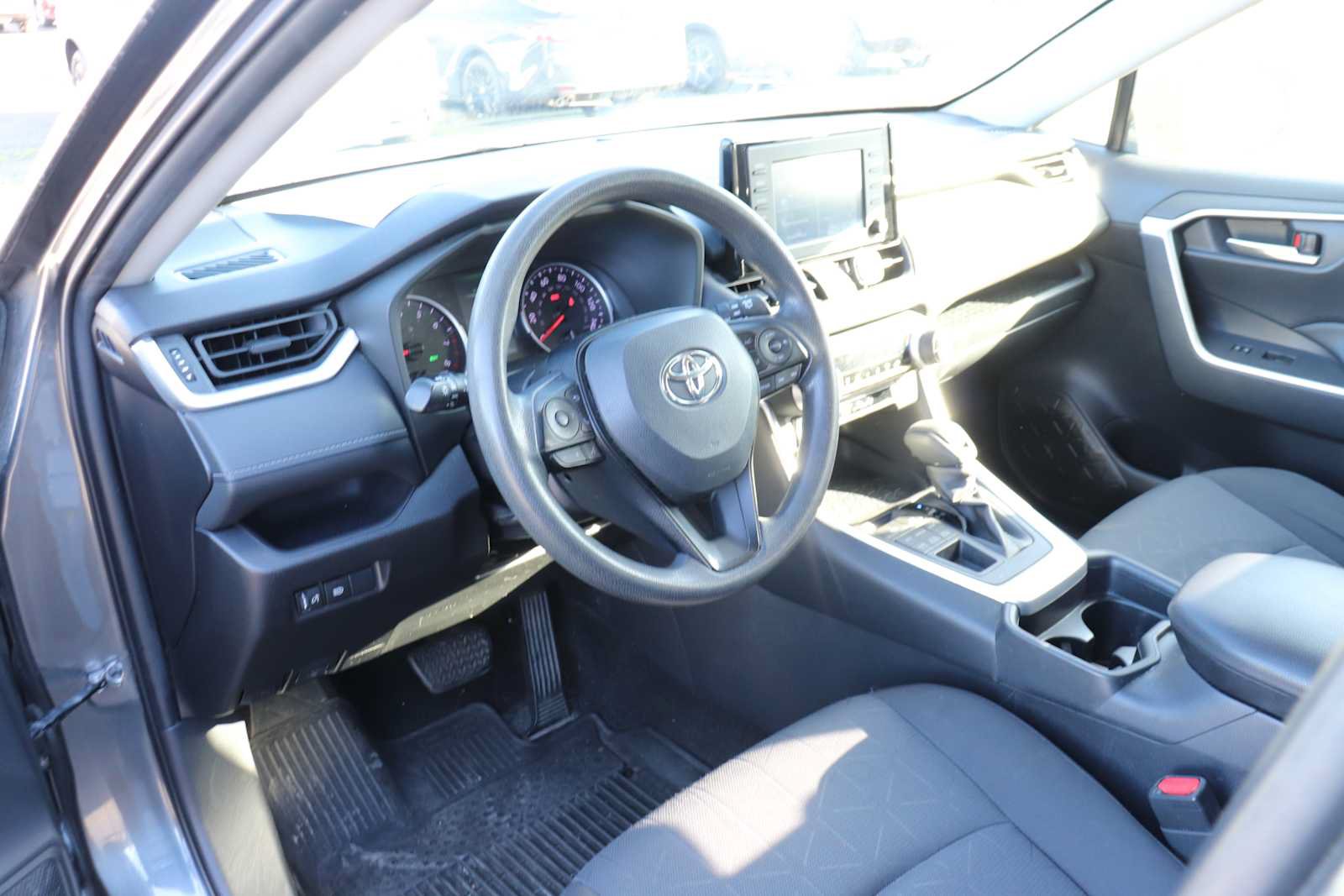 Used 2019 Toyota RAV4 XLE AWD/4WD image 10