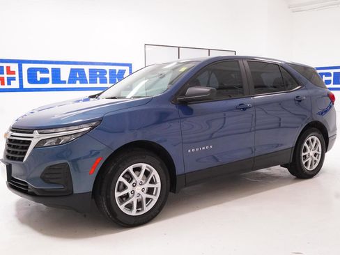 Used 2024 Chevrolet Equinox LS w/ Driver Confidence II Package FWD image 32