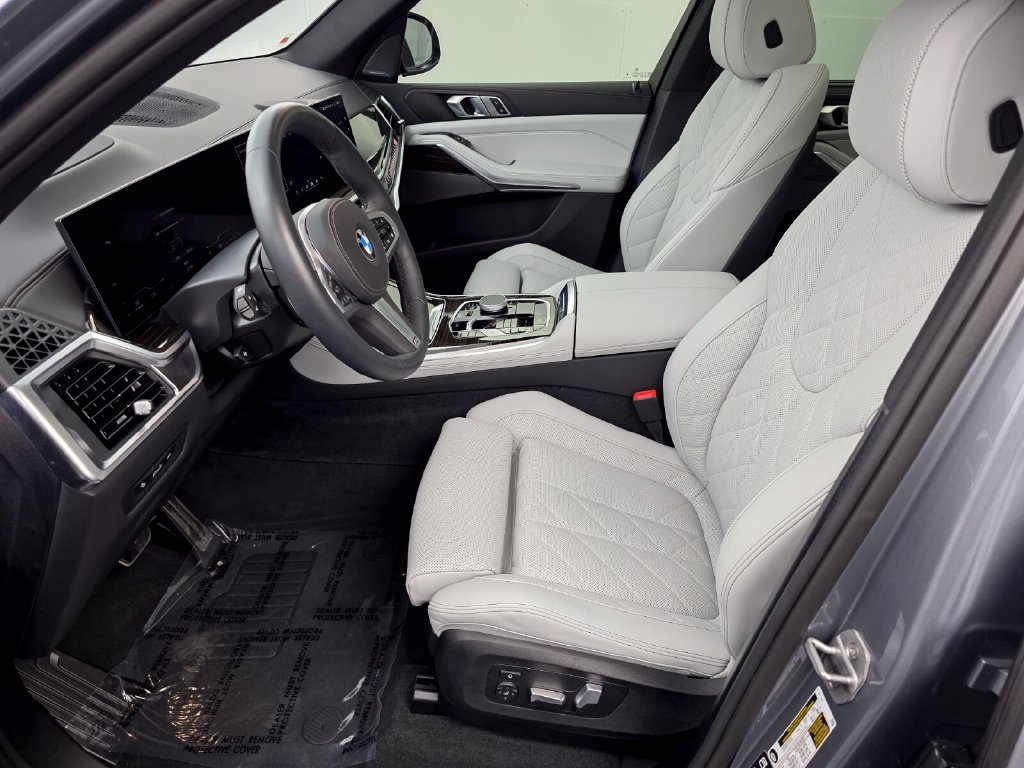 Certified 2026 BMW X5 xDrive40i w/ M Sport Package AWD/4WD image 9