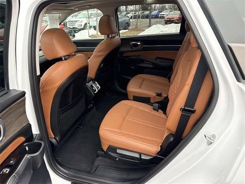 Used 2023 Kia Sorento SX Prestige image 17