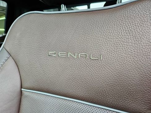 Used 2024 GMC Sierra 1500 Denali AWD/4WD image 28