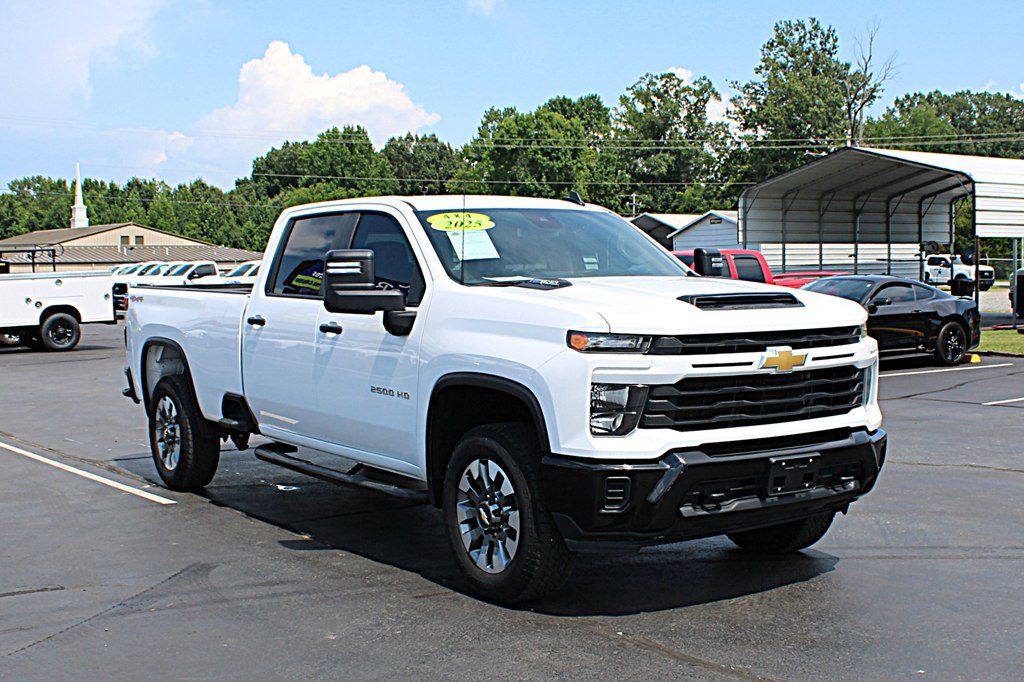 Used 2025 Chevrolet Silverado 2500 Custom w/ Custom Convenience Package AWD/4WD image 2