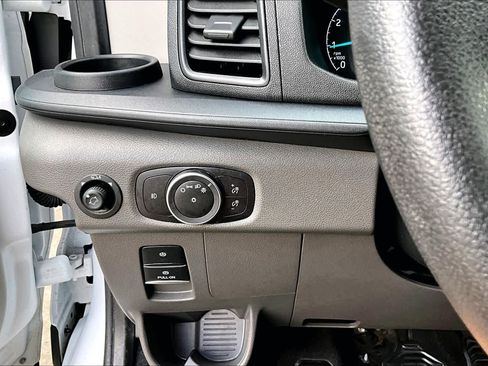 Used 2024 Ford Transit 350 XLT image 31