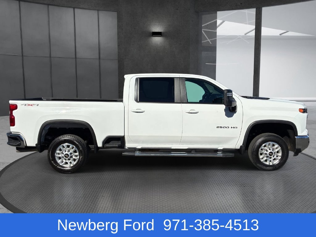 Used 2025 Chevrolet Silverado 2500 LT w/ Safety Package AWD/4WD image 4