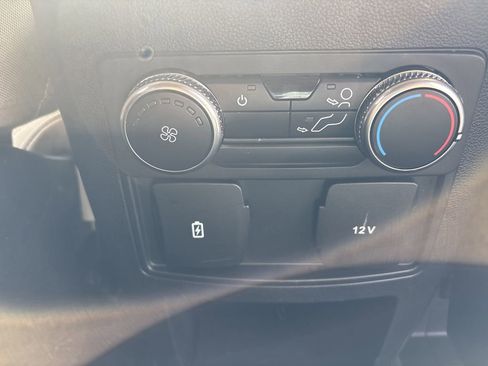 Used 2021 Ford Explorer XLT image 23