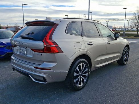 Used 2025 Volvo XC60 B5 Plus image 6
