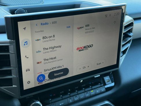 Used 2025 Toyota Tundra Limited image 23