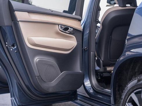 New 2026 Volvo XC90 B6 Ultra image 36