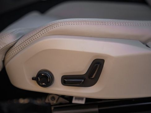 New 2026 Volvo XC90 T8 Ultra w/ Protection Package Premier image 37