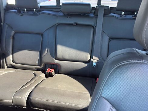 Used 2021 GMC Sierra 1500 SLT image 29