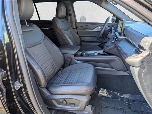 Used 2025 Ford Explorer ST-Line image 23