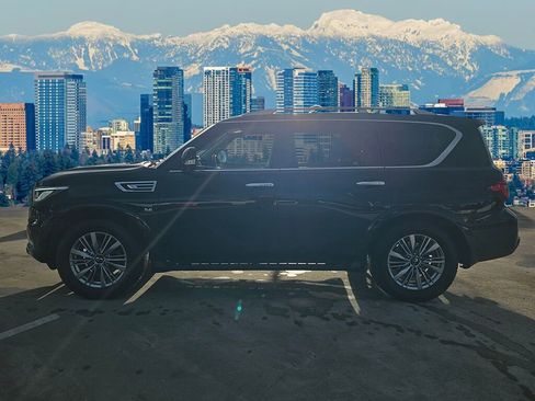Used 2019 INFINITI QX80 Luxe w/ All-Season Package image 4