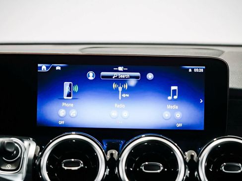 Used 2026 Mercedes-Benz GLB 250 image 13