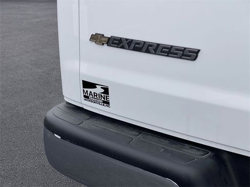 New 2025 Chevrolet Express 2500 w/ Driver Convenience Package image 33