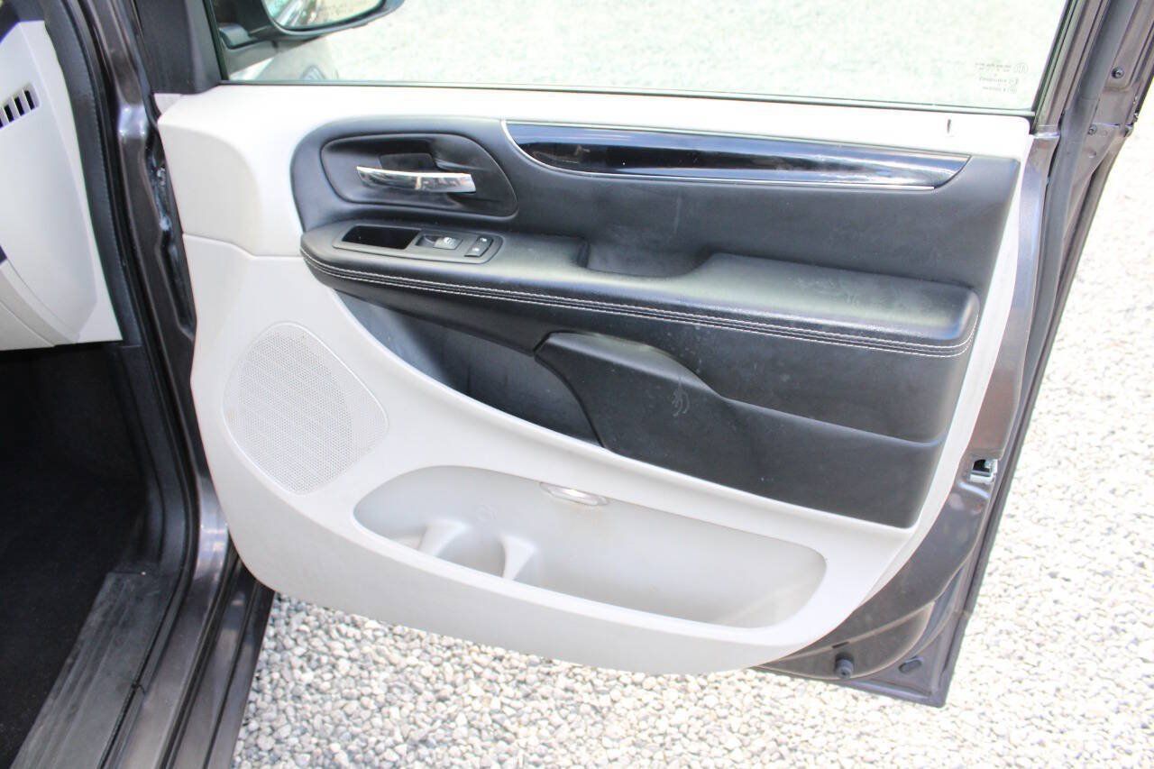 Used 2018 Dodge Grand Caravan SXT FWD image 22