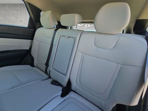 Used 2025 Hyundai Tucson SE image 22