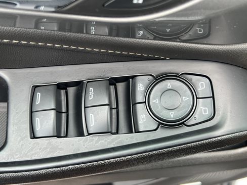 Used 2023 Chevrolet Traverse LT w/ LT Premium Package AWD/4WD image 13