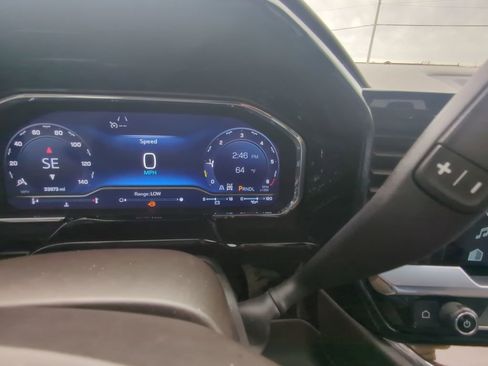 Used 2023 Chevrolet Silverado 1500 LT image 32