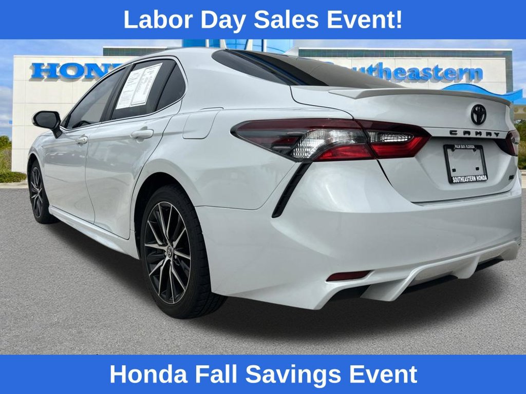Used 2022 Toyota Camry SE FWD image 7