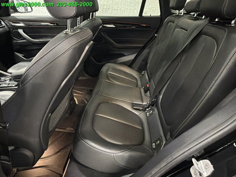 Used 2019 BMW X1 xDrive28i w/ Convenience Package AWD/4WD image 9