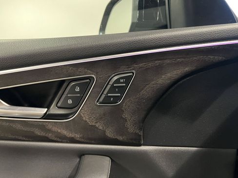 Used 2023 Audi Q8 Premium Plus w/ Premium Plus Package AWD/4WD image 28