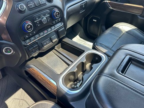 Used 2019 Chevrolet Silverado 1500 High Country w/ Technology Package AWD/4WD image 36