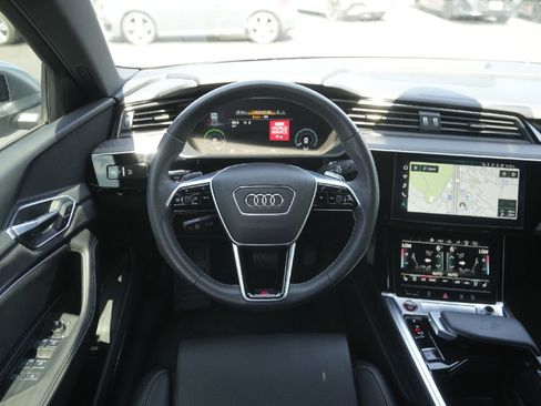 Certified 2023 Audi e-tron S Prestige image 25