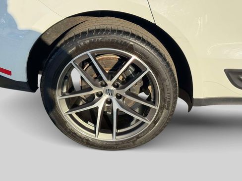 Used 2023 Porsche Macan image 7