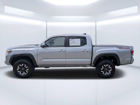 Used 2020 Toyota Tacoma TRD Off-Road w/ Technology Package AWD/4WD image 5