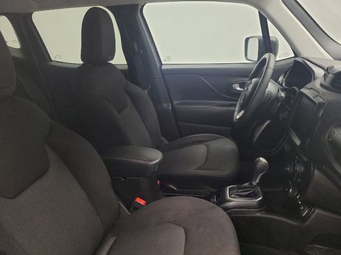 Used 2023 Jeep Renegade Latitude AWD/4WD image 21