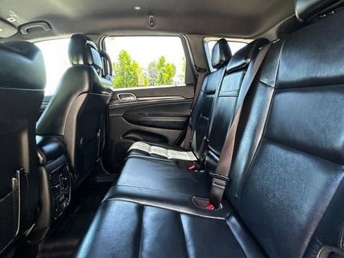 Used 2018 Jeep Grand Cherokee Limited AWD/4WD image 16