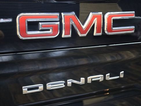 Used 2024 GMC Sierra 2500 Denali w/ Denali Reserve Package image 33