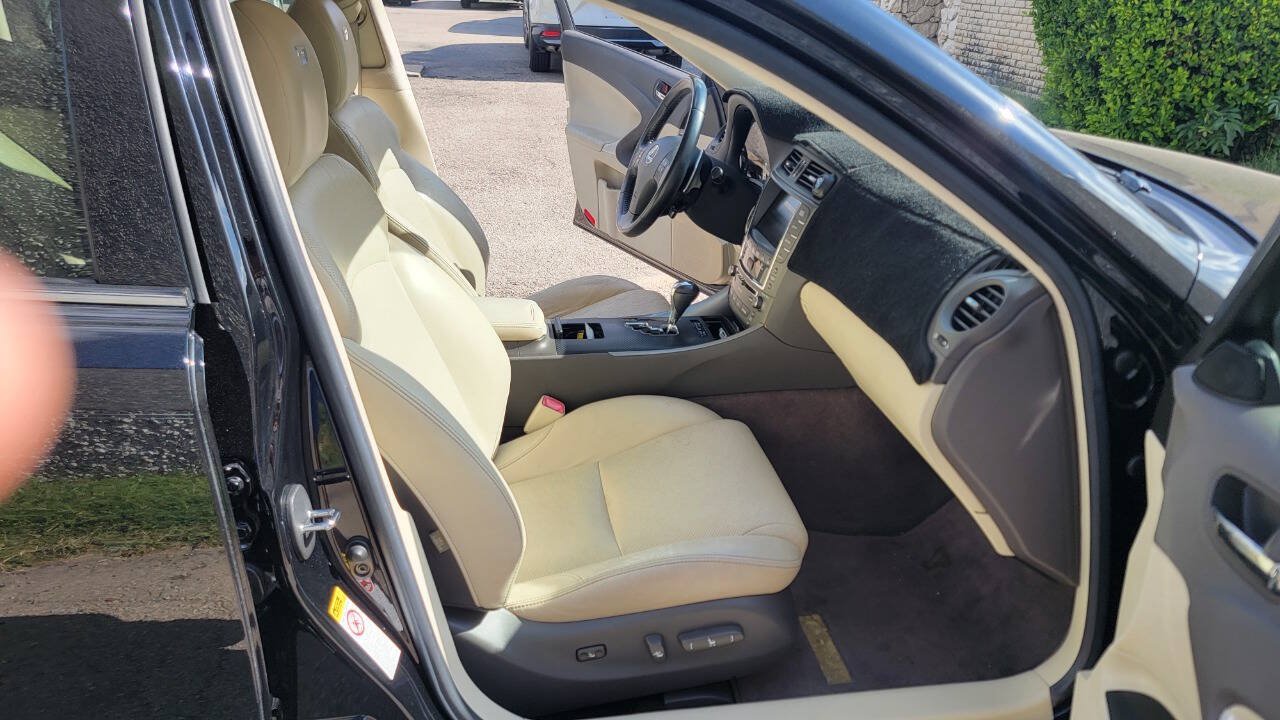 Used 2010 Lexus IS 250 w/ Preferred Accessory Package RWD image 23