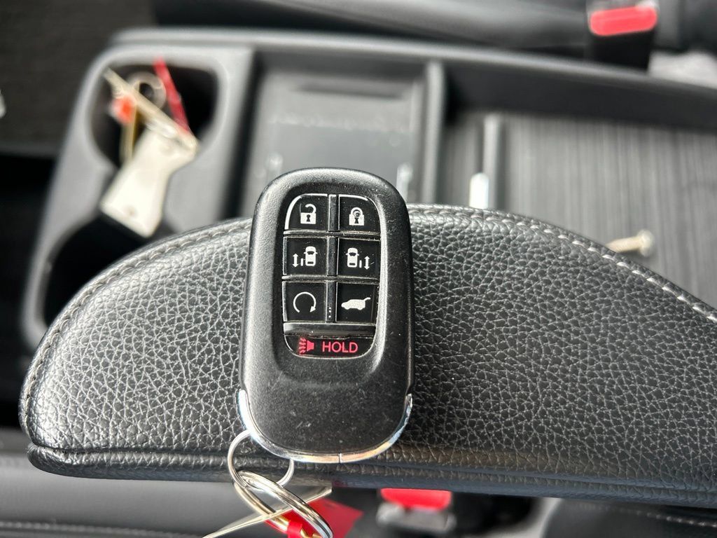 Used 2025 Honda Odyssey EX-L image 18