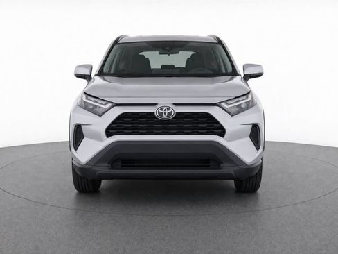Used 2025 Toyota RAV4 XLE AWD/4WD image 5