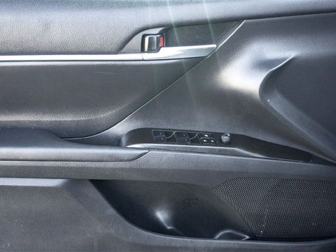 Used 2024 Toyota Camry SE image 10